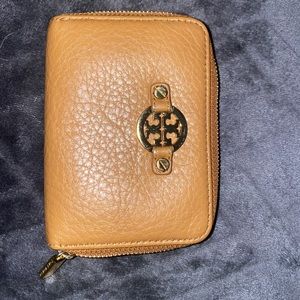 Small Tory Burch Wallet!